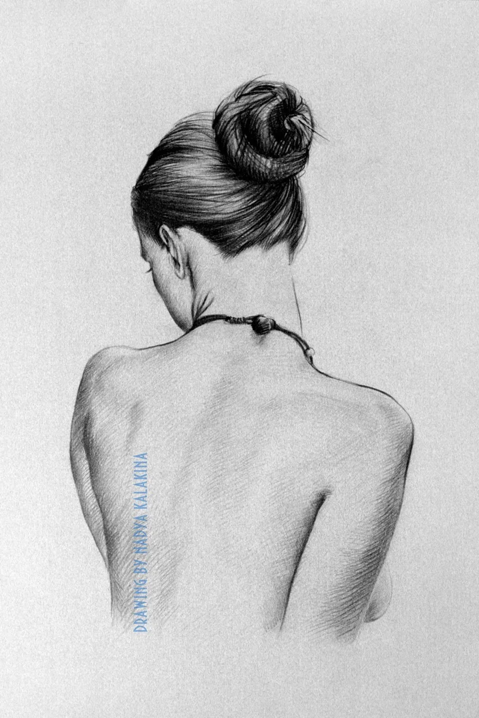 Рисунок девушки со спины