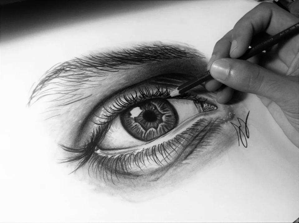 Глаза карандашом